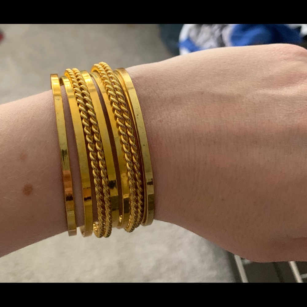 ⭐️ Gold Costume Bracelet ⭐️